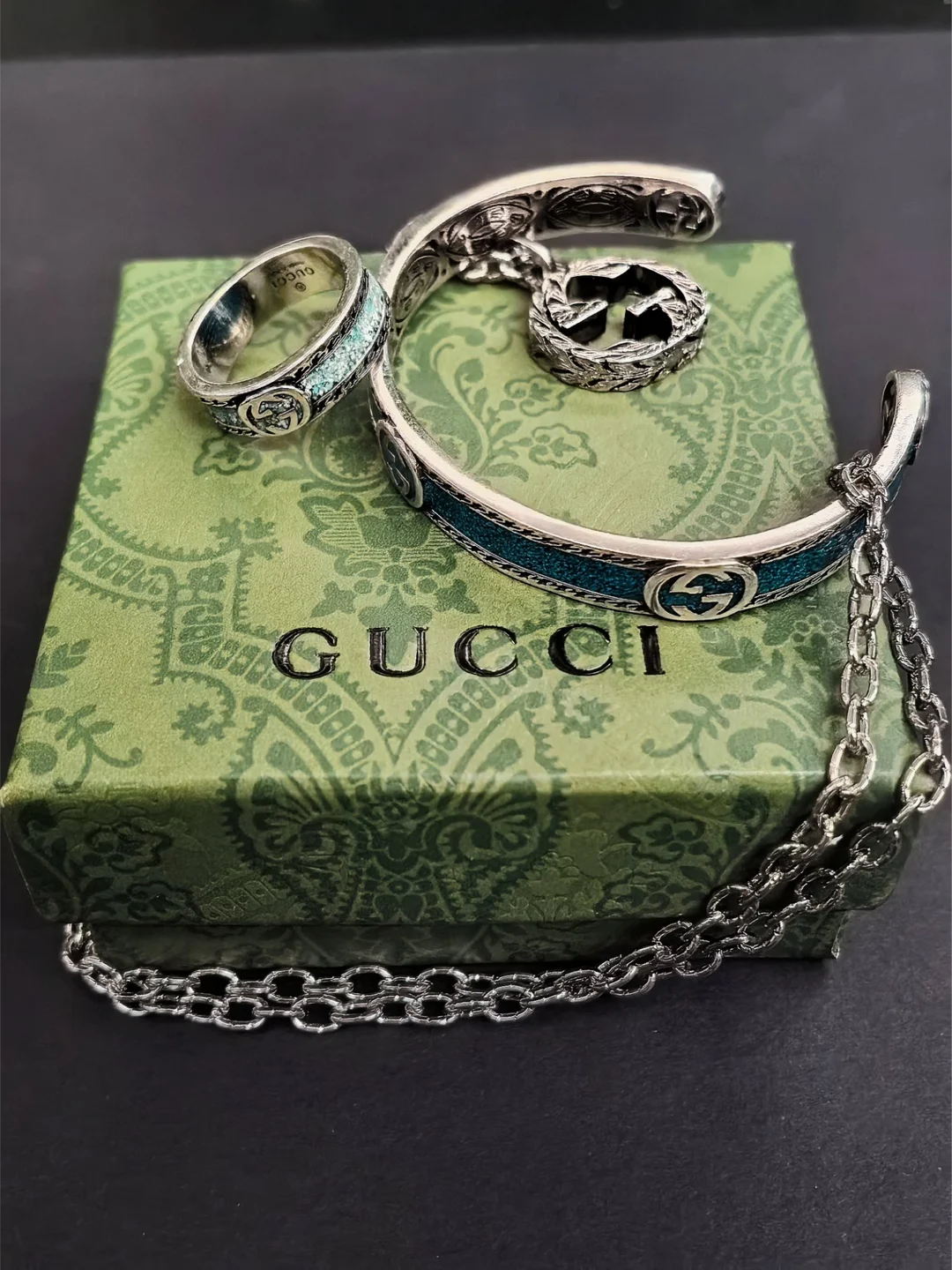 Gucci经典双G三件套..男人的自信不过于此
