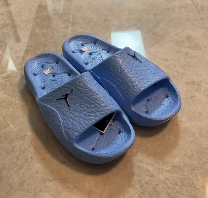 真实测评·能洗澡的Jordan拖鞋有多香?