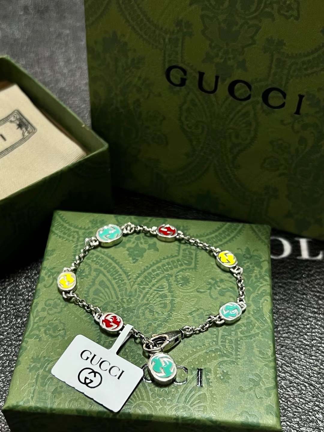 Gucci彩色珐琅手链✨独特的美